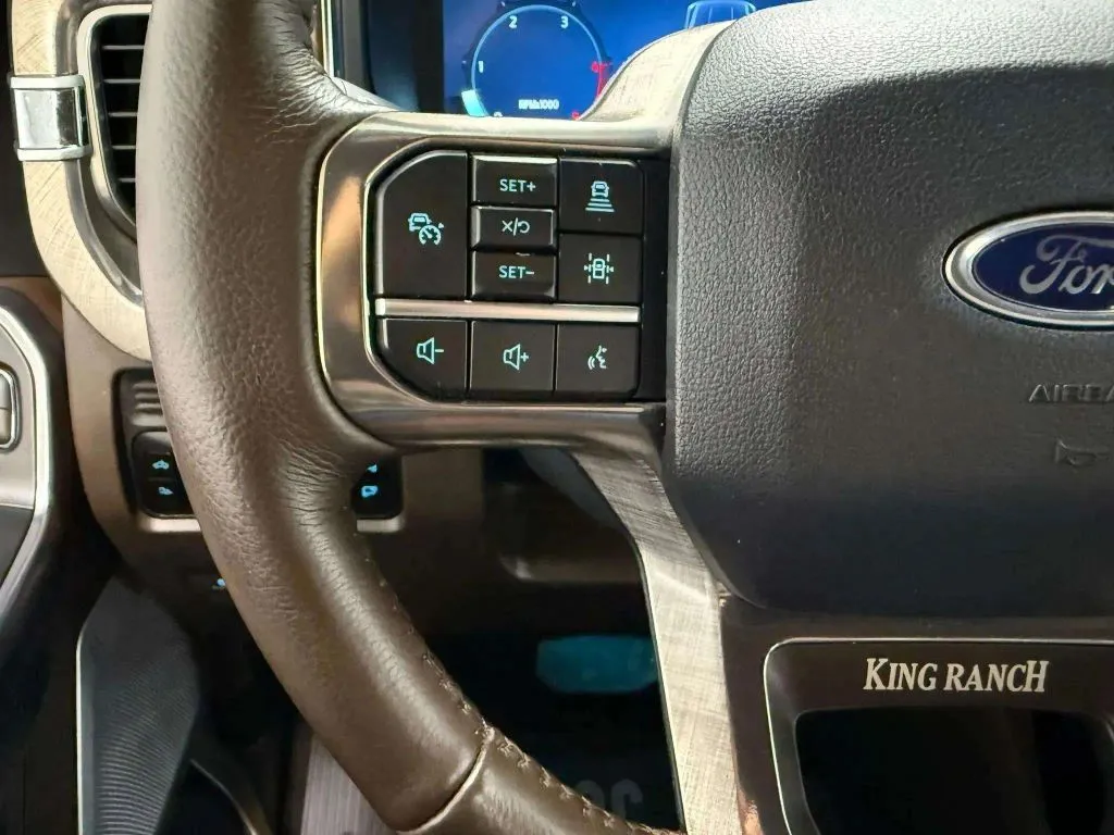2025 Ford F-250 photo 18