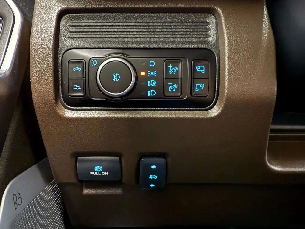2025 Ford F-250 photo 27
