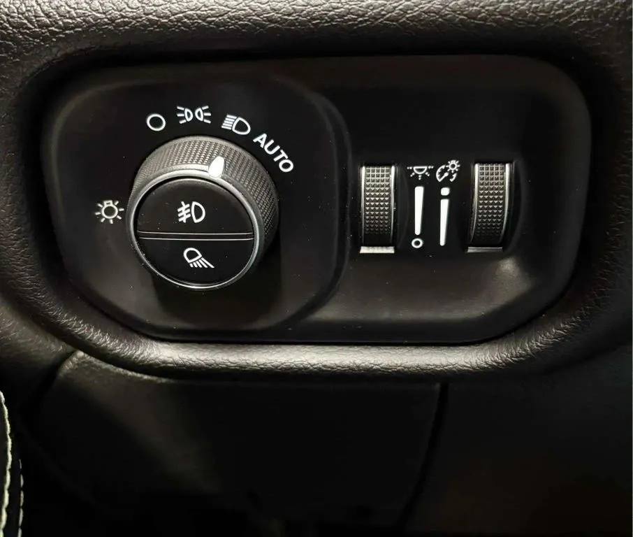 2024 Ram 2500 Laramie photo 17