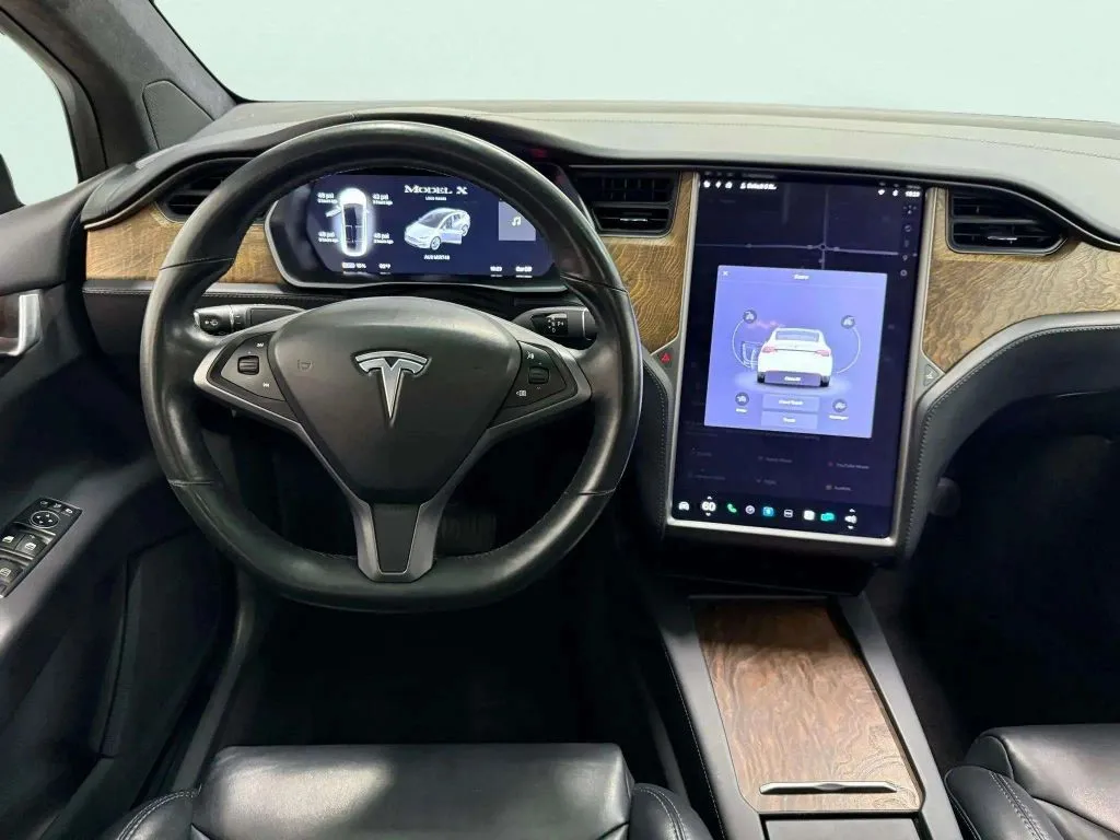 2019 Tesla Model X Long Range photo 11