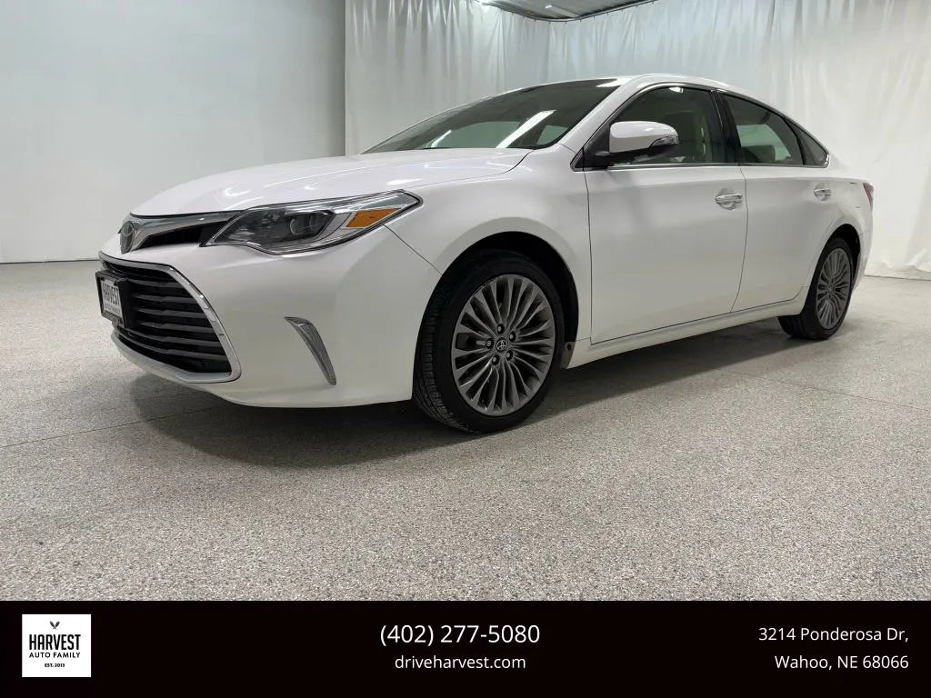 White 2017 Toyota Avalon XLE Sedan 4D for sale in Wahoo, NE