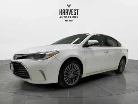 White 2017 Toyota Avalon XLE Sedan 4D for sale in Wahoo, NE