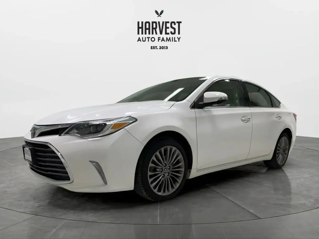 White 2017 Toyota Avalon XLE Sedan 4D for sale in Wahoo, NE