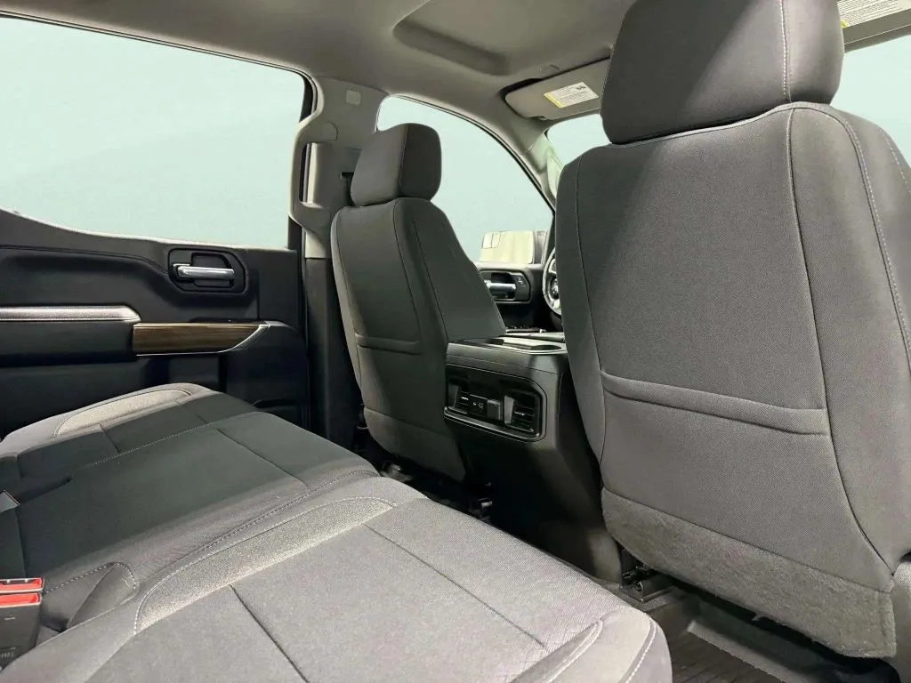 2021 Chevrolet Silverado 1500 RST photo 4