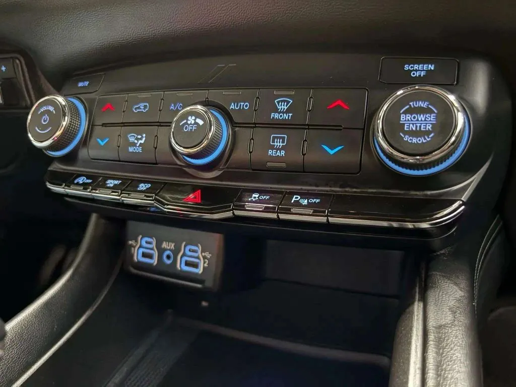 2023 Dodge Durango SXT Sport photo 16