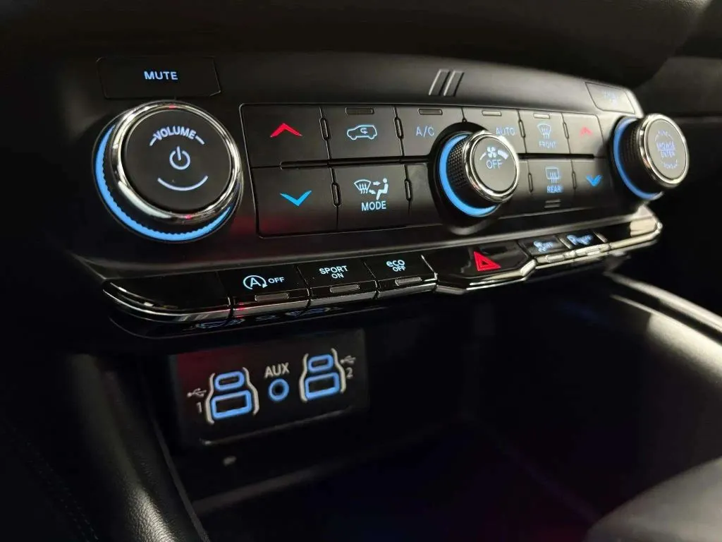 2023 Dodge Durango SXT Sport photo 7