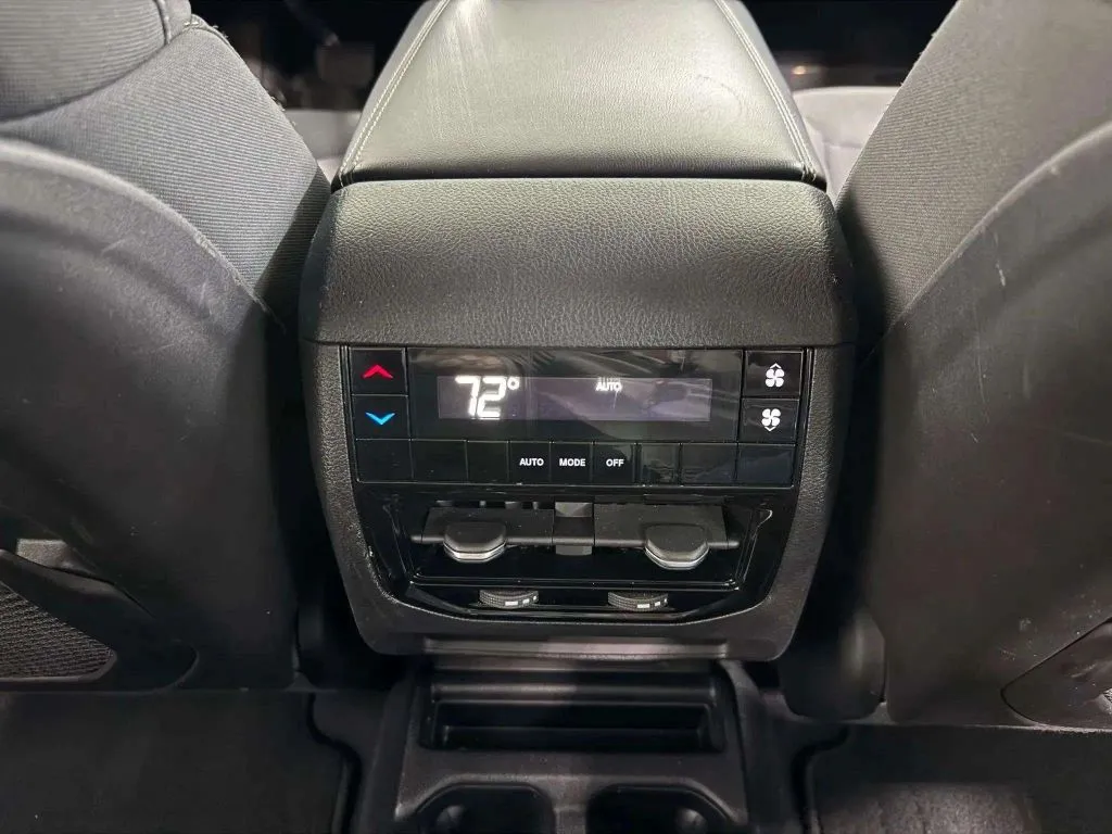 2023 Jeep Grand Cherokee Laredo Sport photo 23