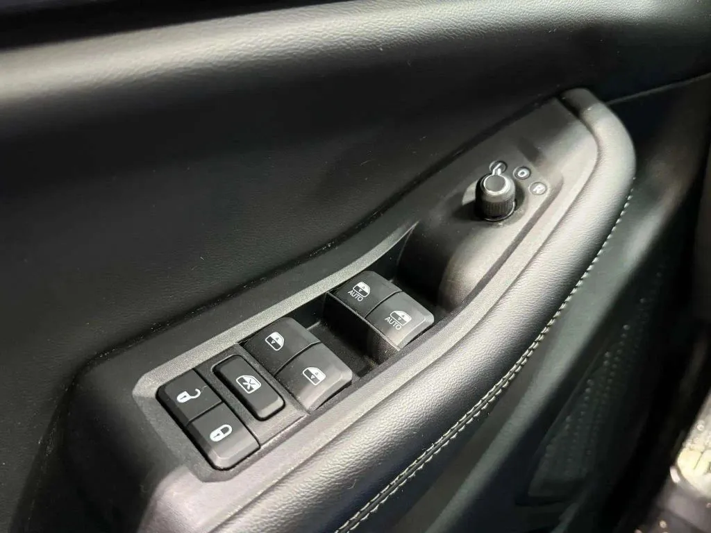2023 Jeep Grand Cherokee Laredo Sport photo 17