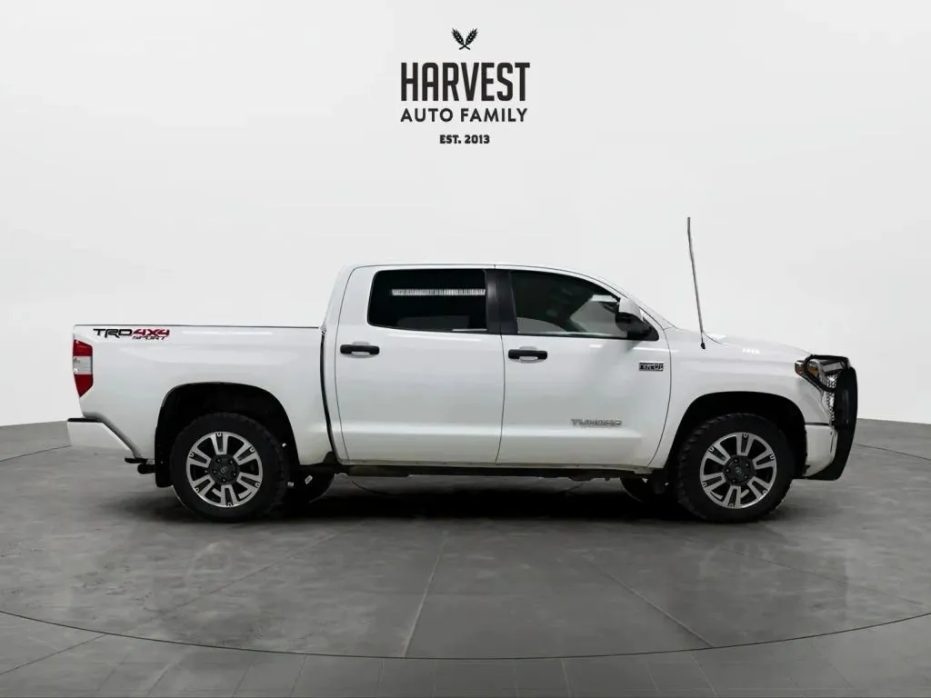 2018 Toyota Tundra SR5 photo 10