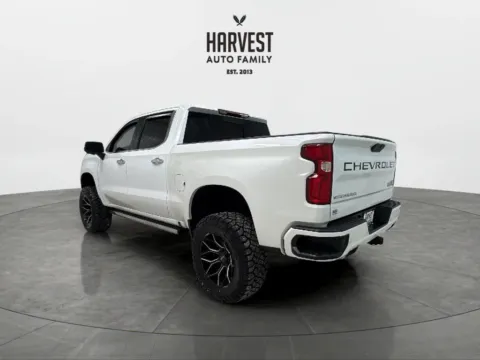 More photos of 2019 Chevrolet Silverado 1500 Crew Cab High Country Pickup 4D 5 3/4 ft at Harvest Auto Family, NE