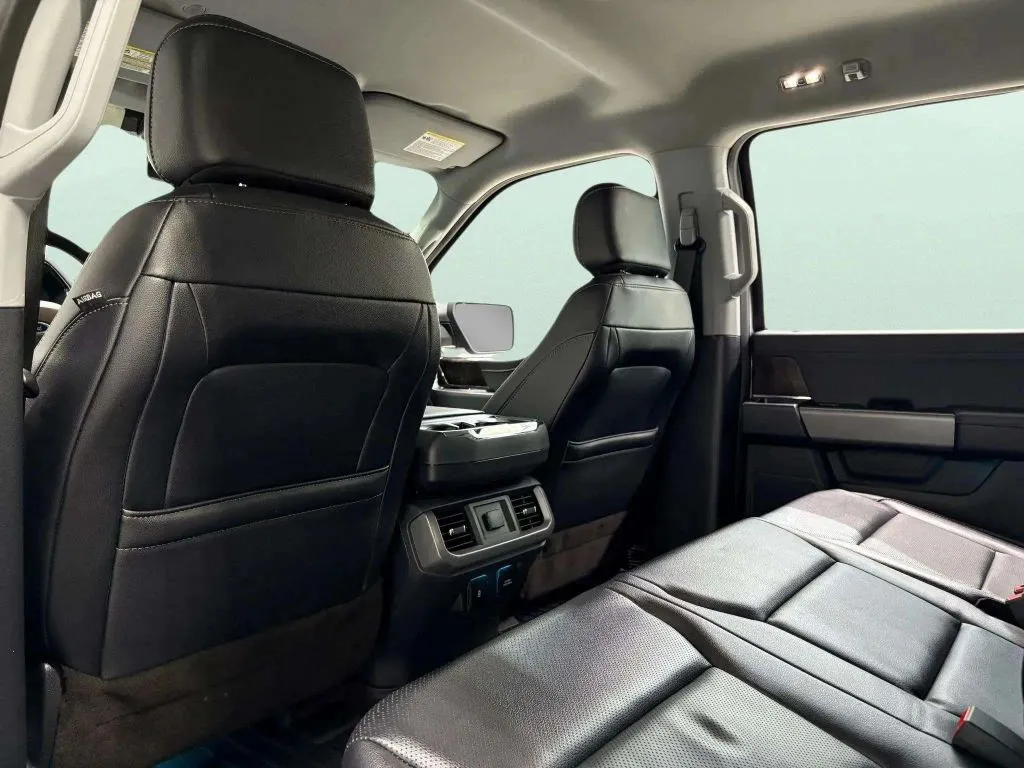 2022 Ford F-150 Lariat photo 19