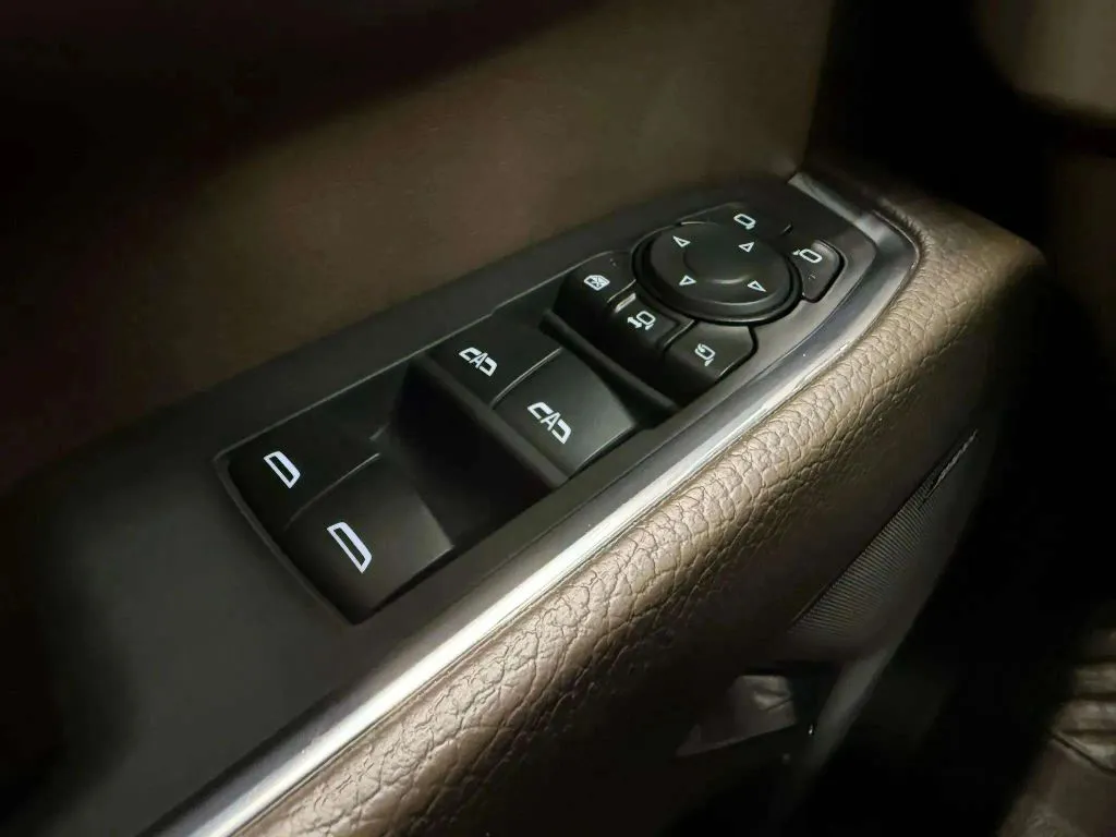 2024 Gmc Sierra 2500 HD Denali photo 8