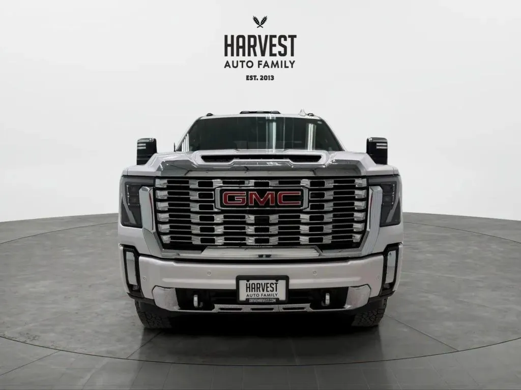 2024 Gmc Sierra 2500 HD Denali photo 2