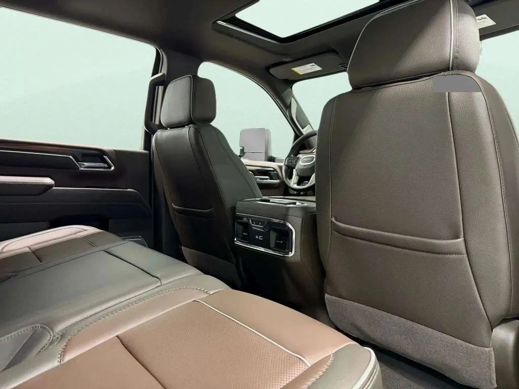 2024 Gmc Sierra 2500 HD Denali photo 4