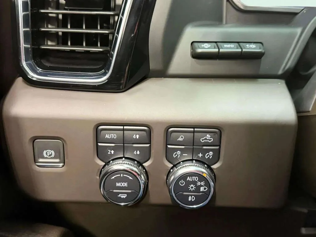 2024 Gmc Sierra 2500 HD Denali photo 18