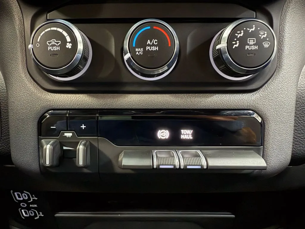 2024 Ram 3500 Big Horn photo 26