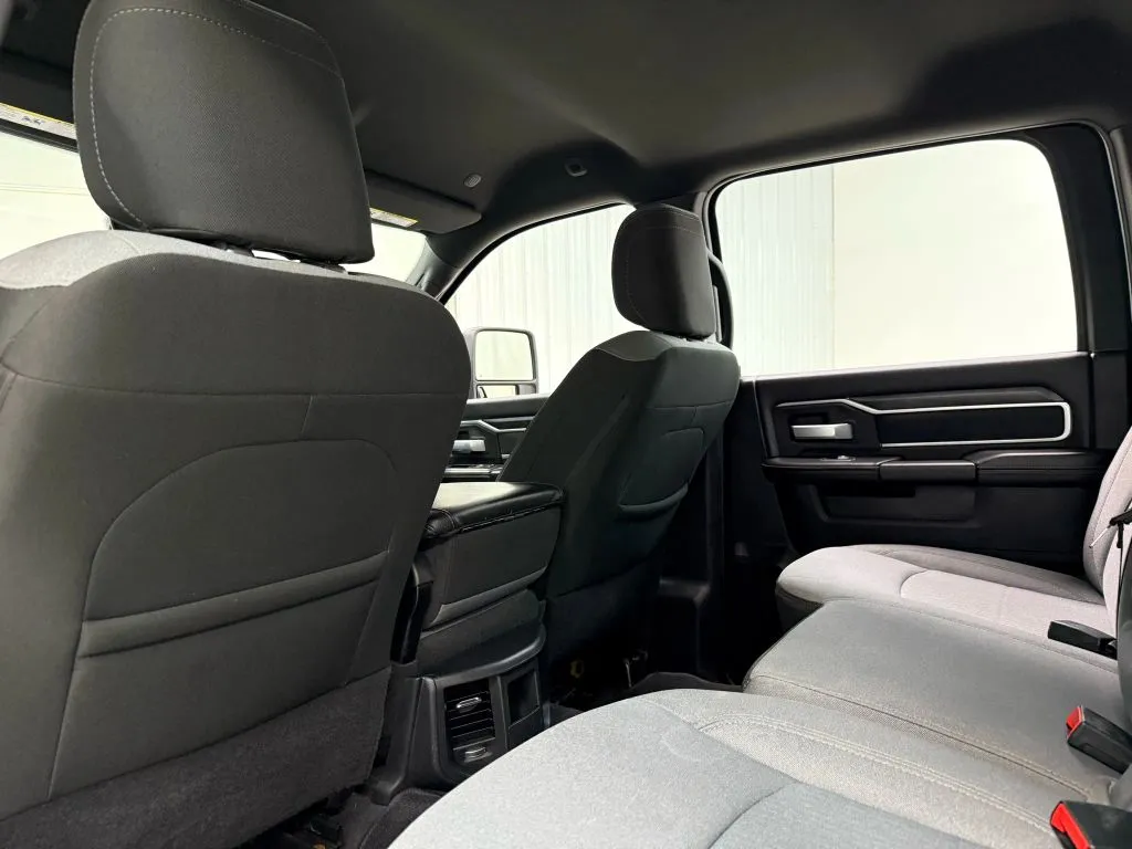 2024 Ram 3500 Big Horn photo 6