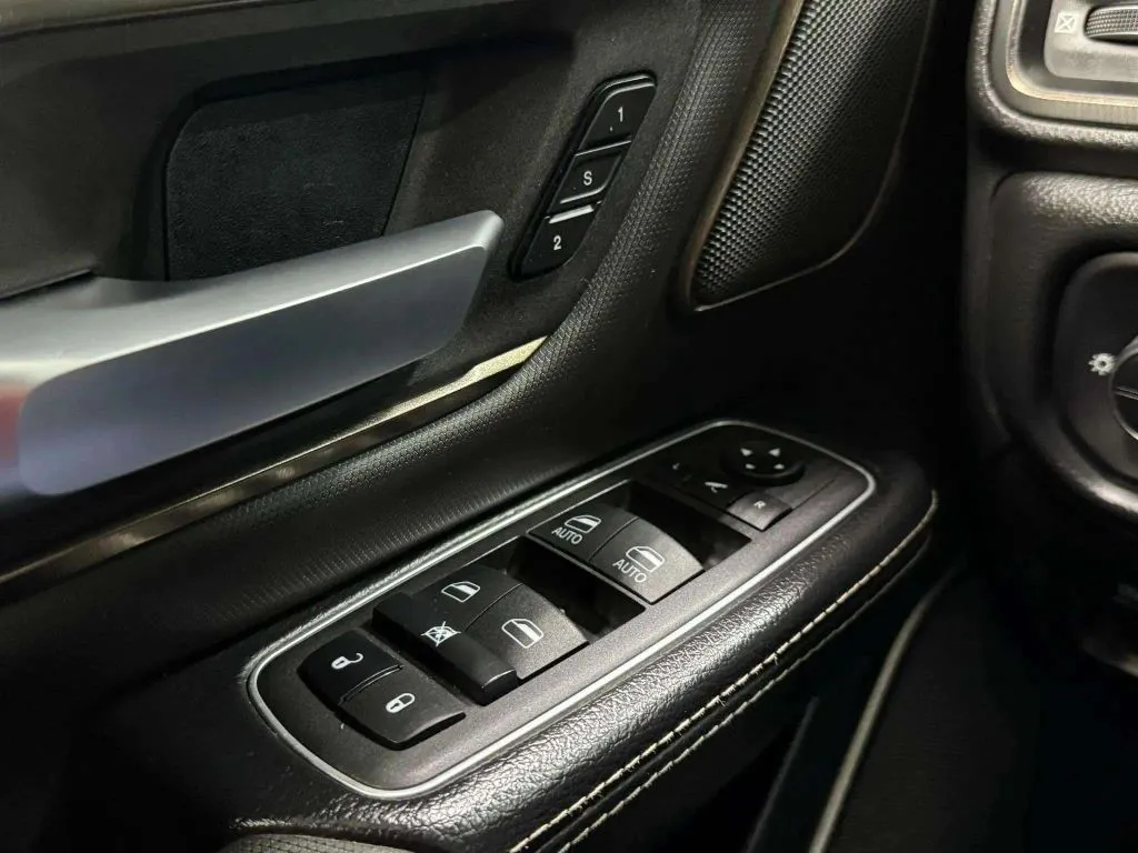 2022 Ram 1500 Rebel photo 6
