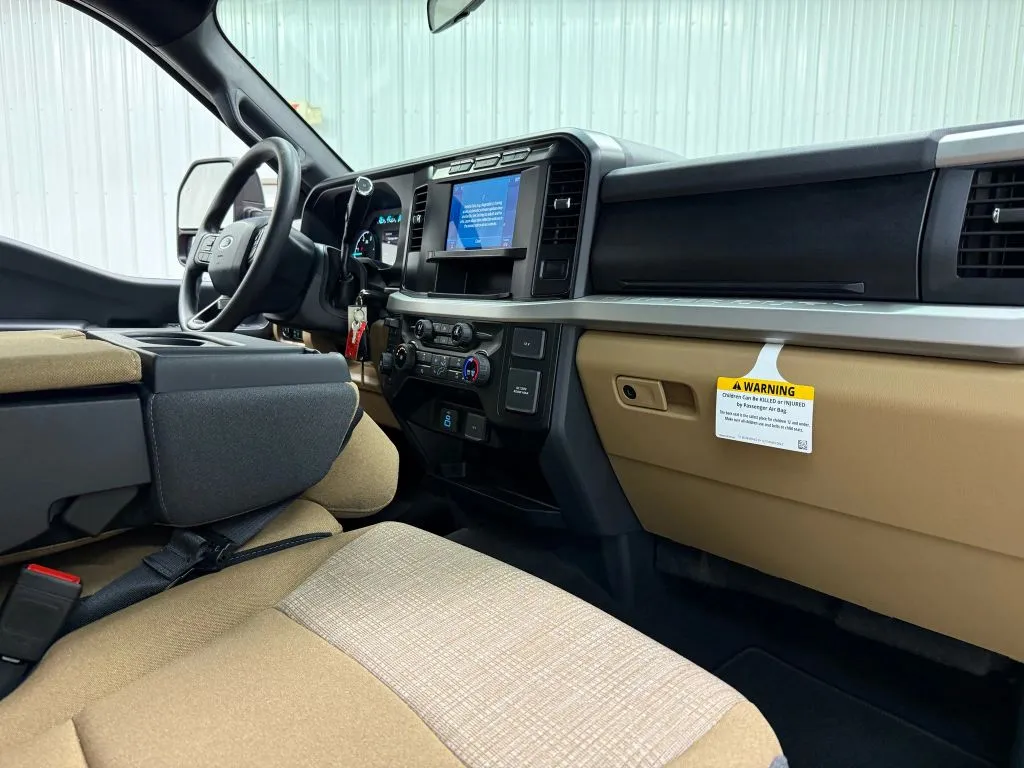2024 Ford F-450 photo 28