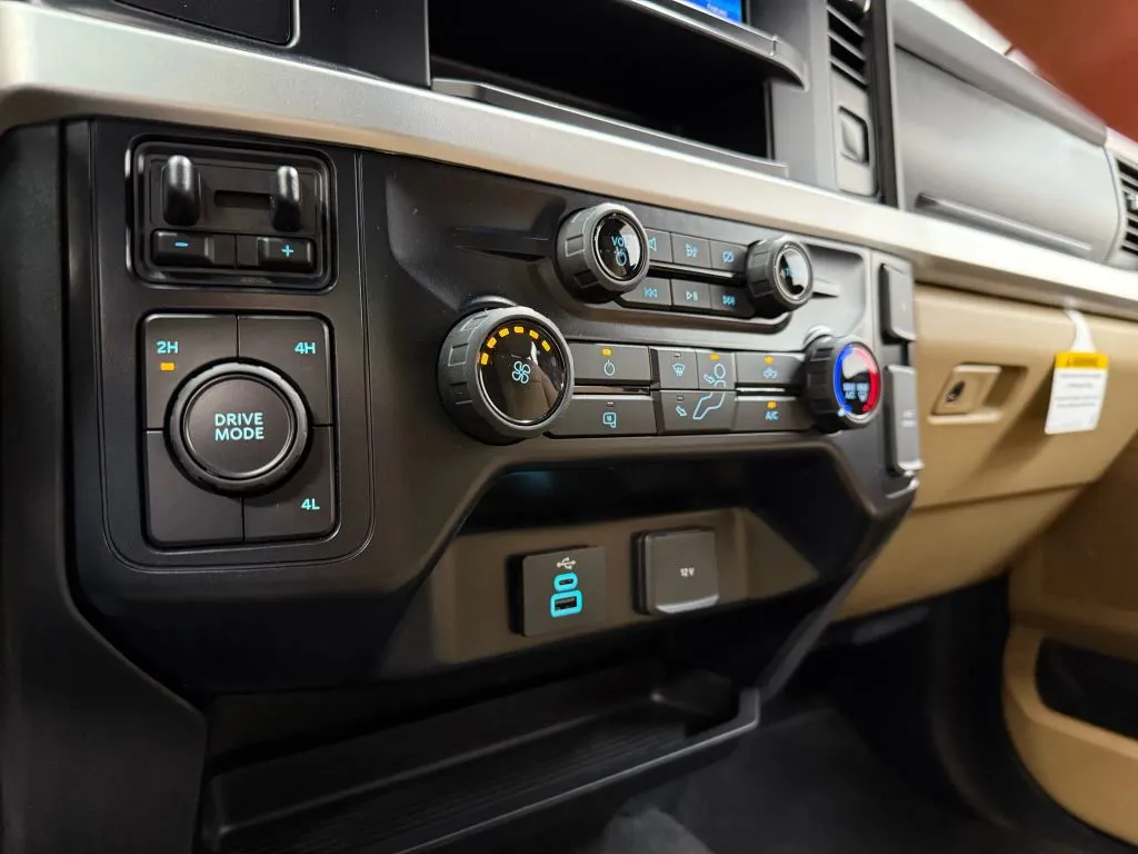 2024 Ford F-450 photo 20