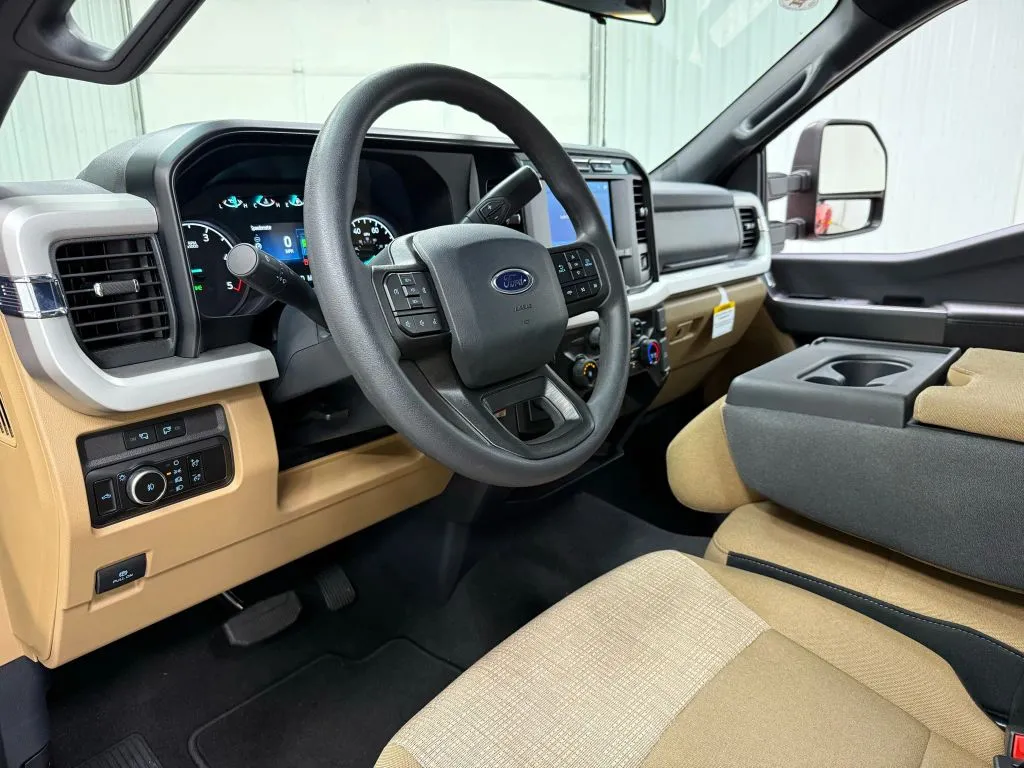 2024 Ford F-450 photo 5