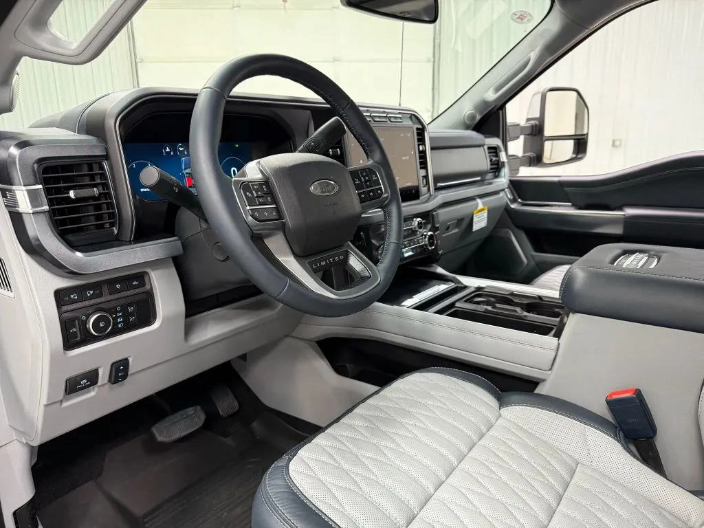 2024 Ford F-450 photo 5