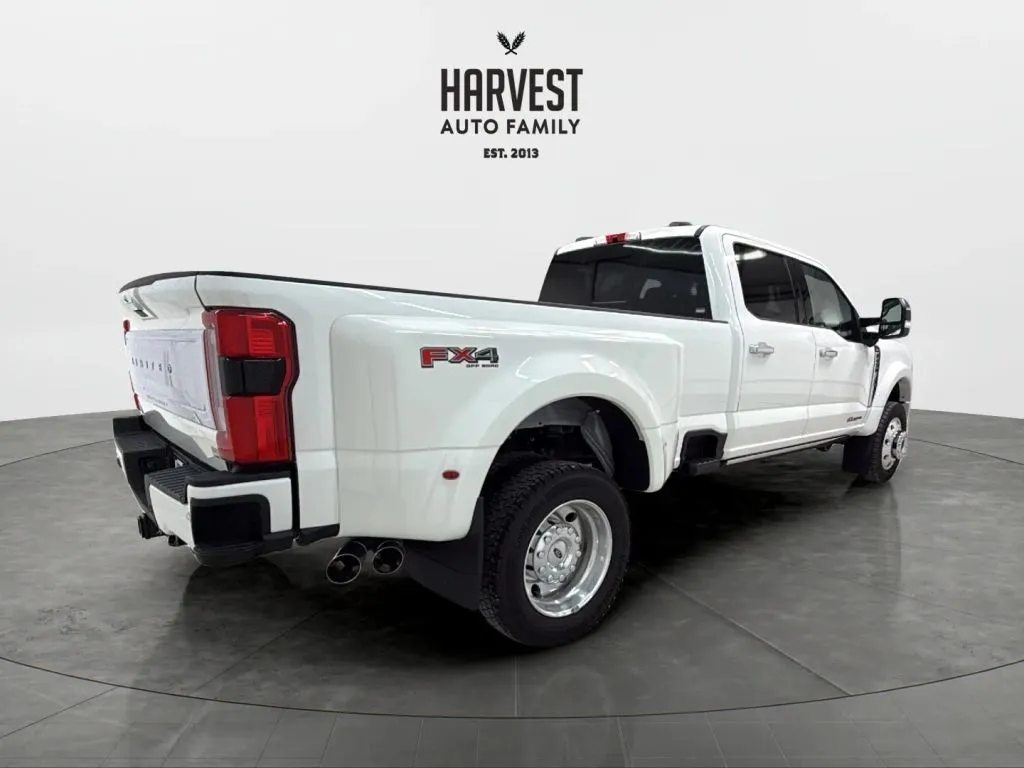 2024 Ford F-450 photo 3