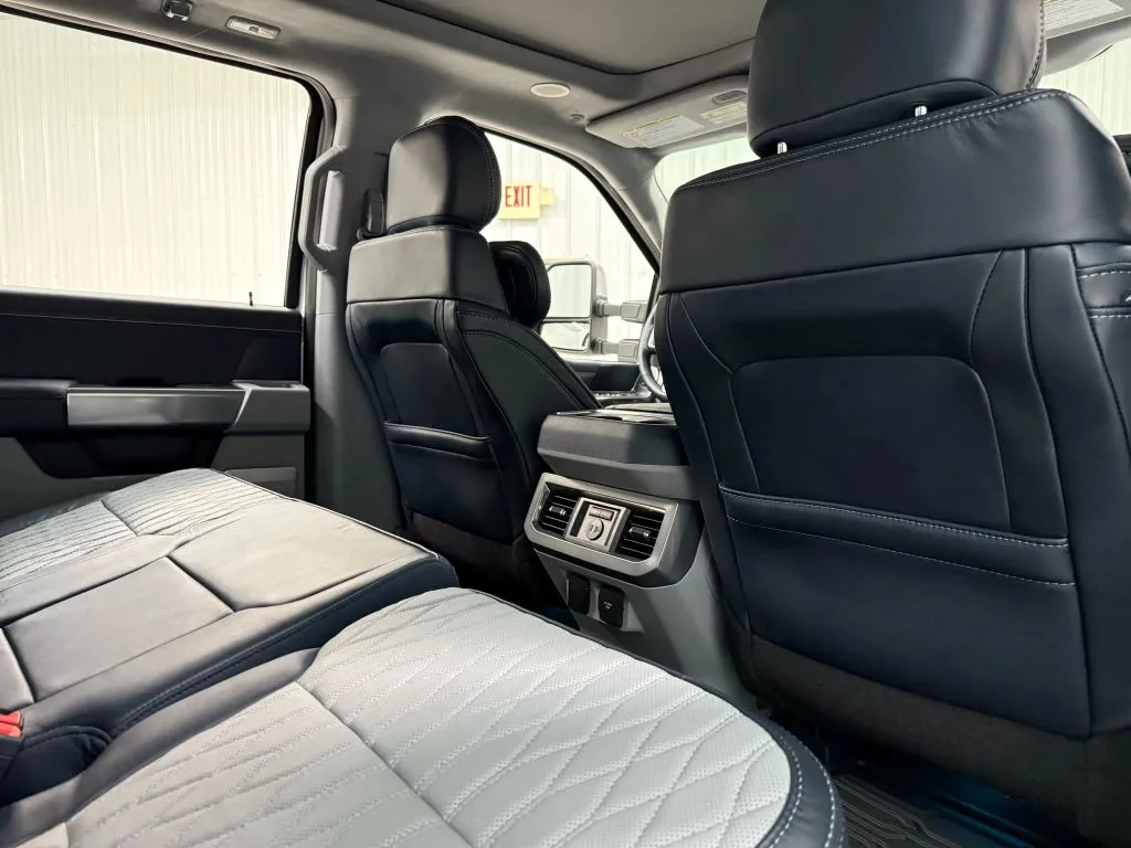 2024 Ford F-450 photo 30