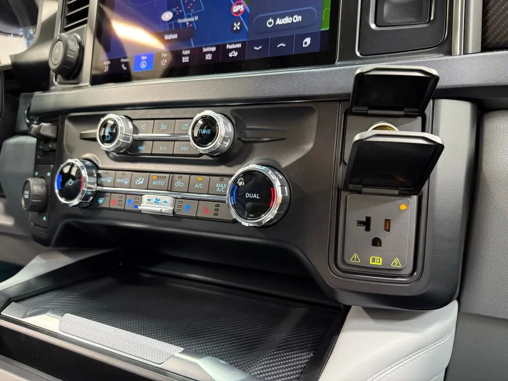 2024 Ford F-450 photo 23