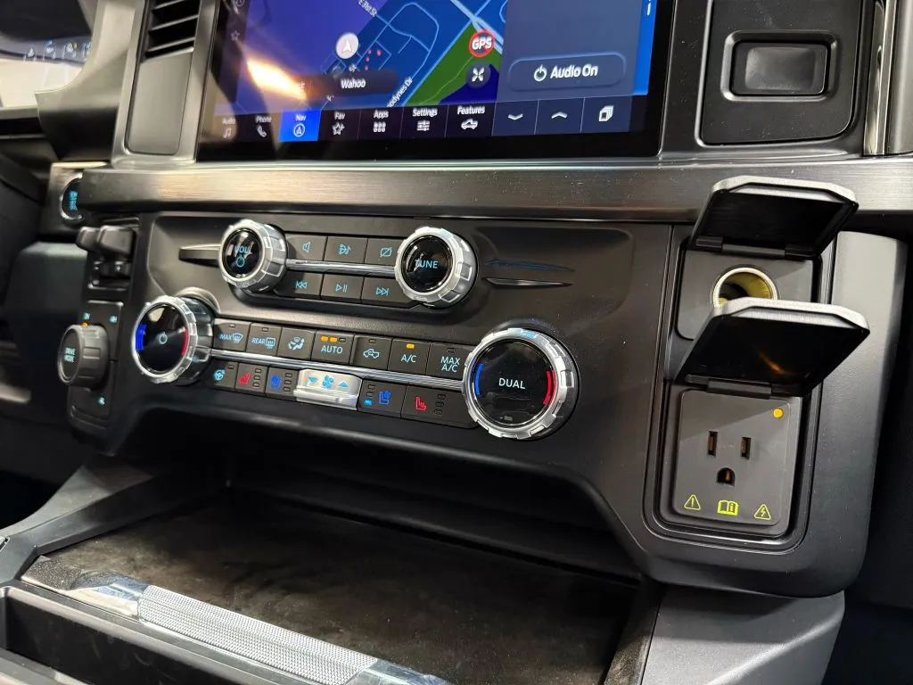 2024 Ford F-350 photo 23