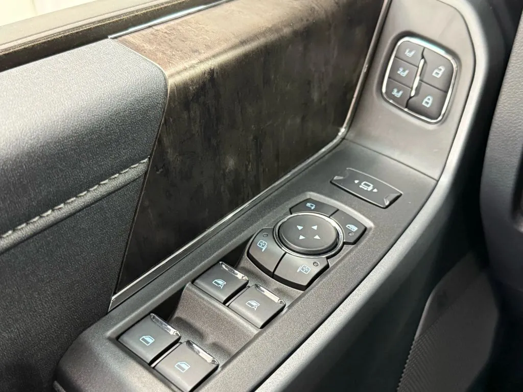 2024 Ford F-350 photo 33