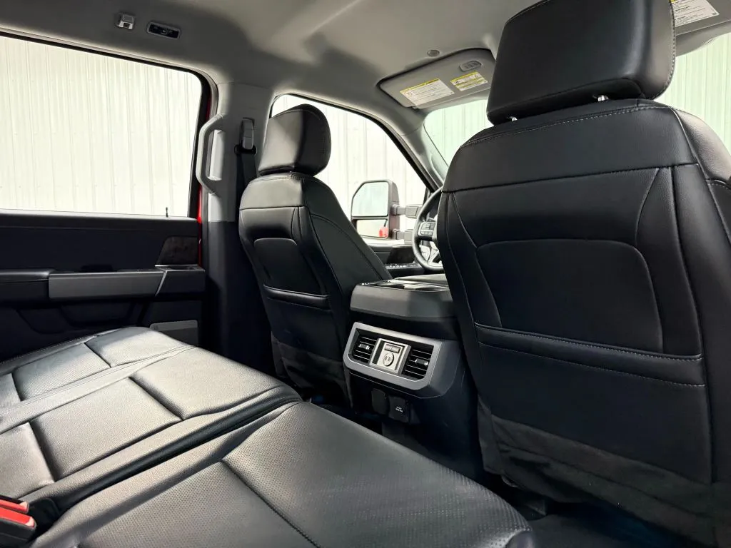 2024 Ford F-350 photo 28