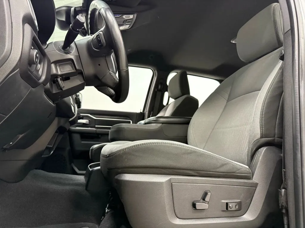 2024 Ram 2500 Big Horn photo 25
