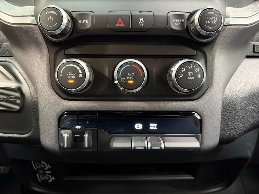 2024 Ram 2500 Big Horn photo 28