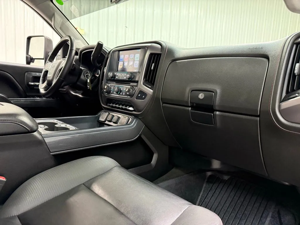 2017 Gmc Sierra 2500 HD SLT photo 16