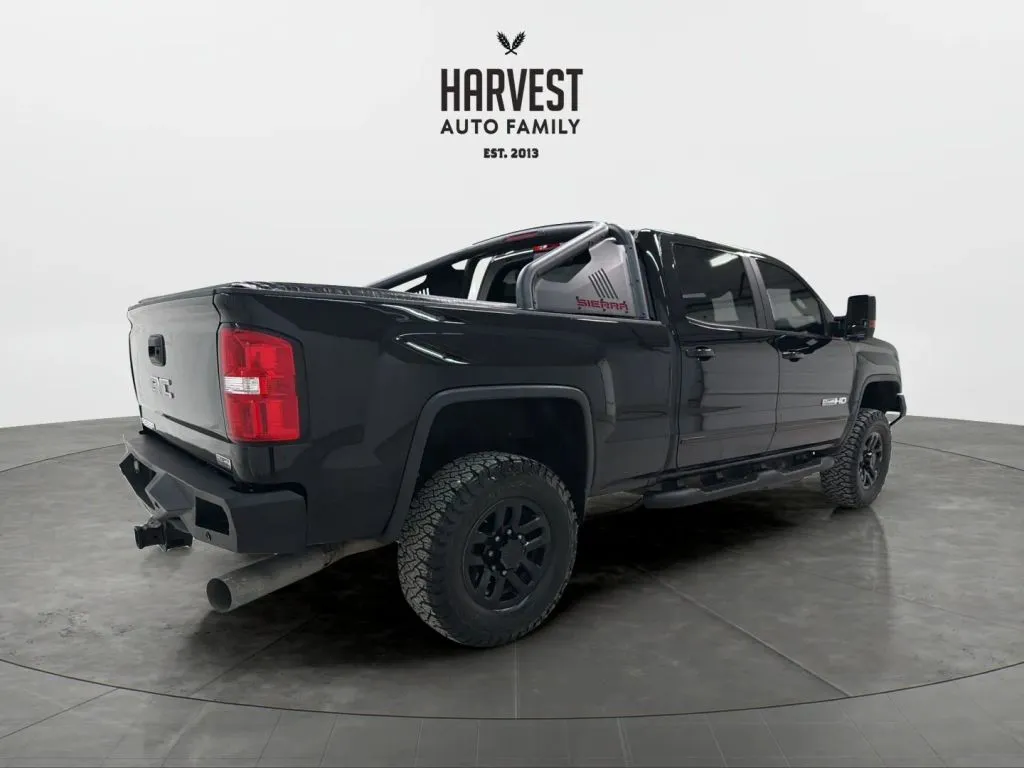 2017 Gmc Sierra 2500 HD SLT photo 3