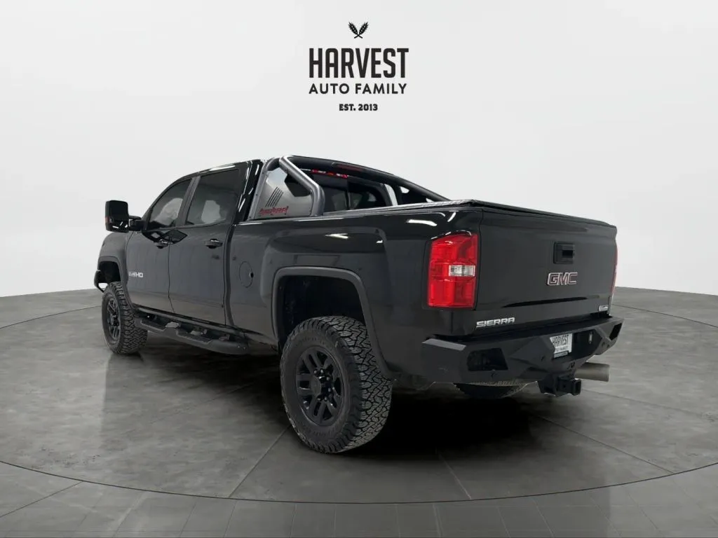 2017 Gmc Sierra 2500 HD SLT photo 2