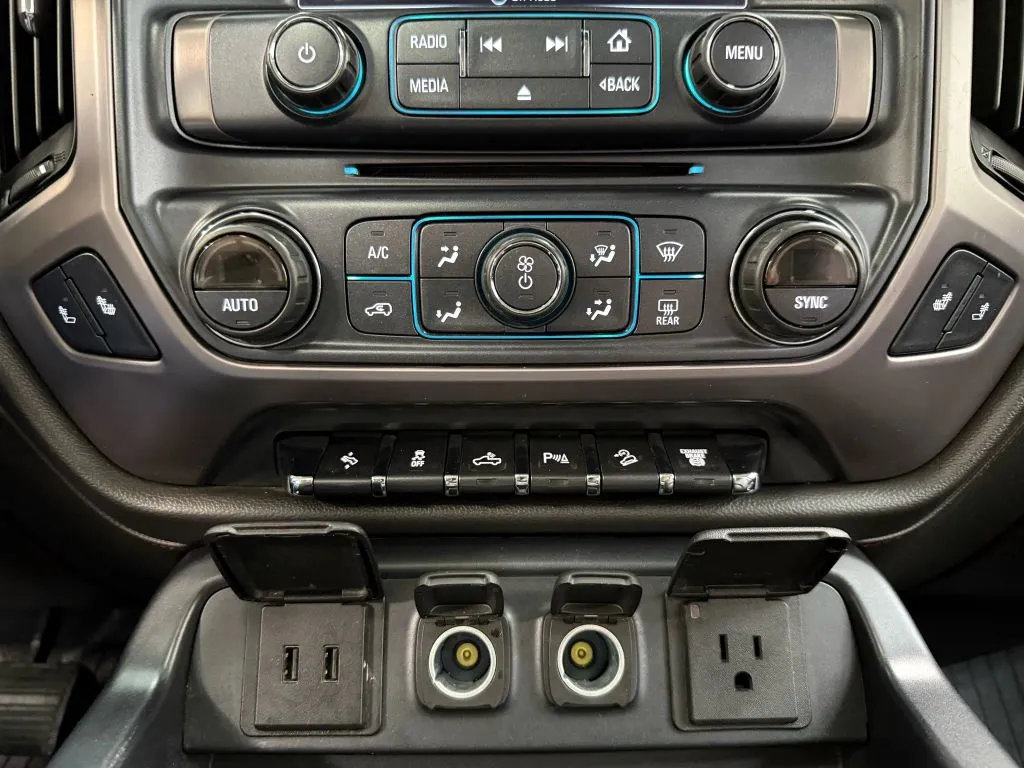 2017 Gmc Sierra 2500 HD SLT photo 9