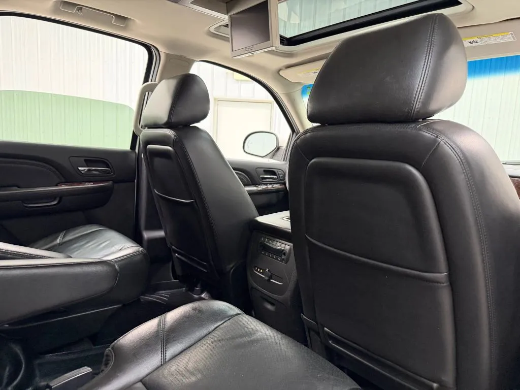 2010 Gmc Yukon Denali photo 25