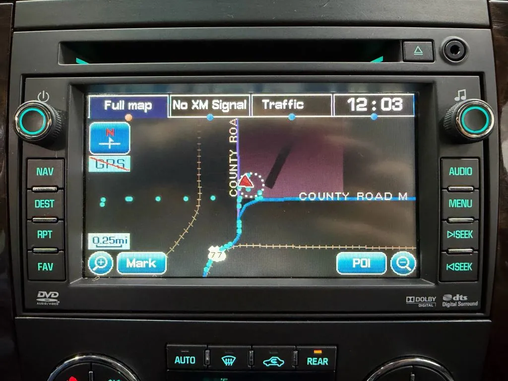 2010 Gmc Yukon Denali photo 27