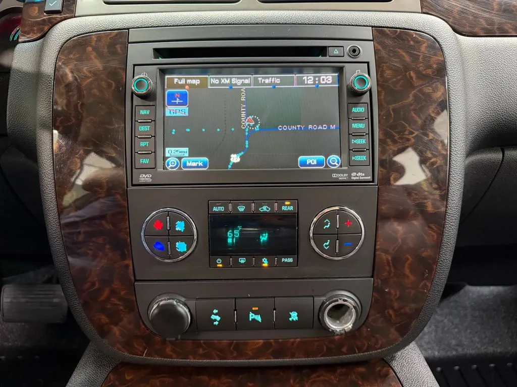 2010 Gmc Yukon Denali photo 17