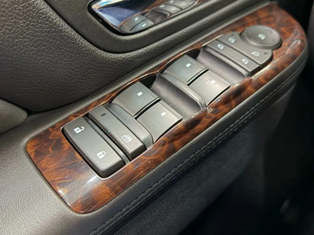 2010 Gmc Yukon Denali photo 18