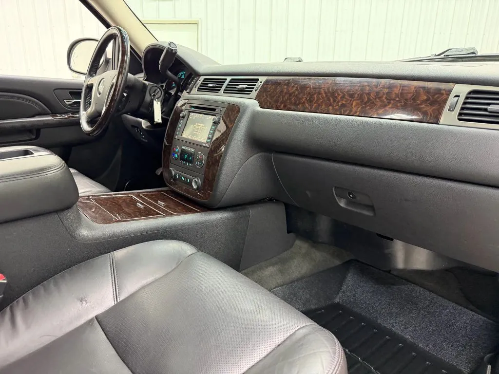 2010 Gmc Yukon Denali photo 14