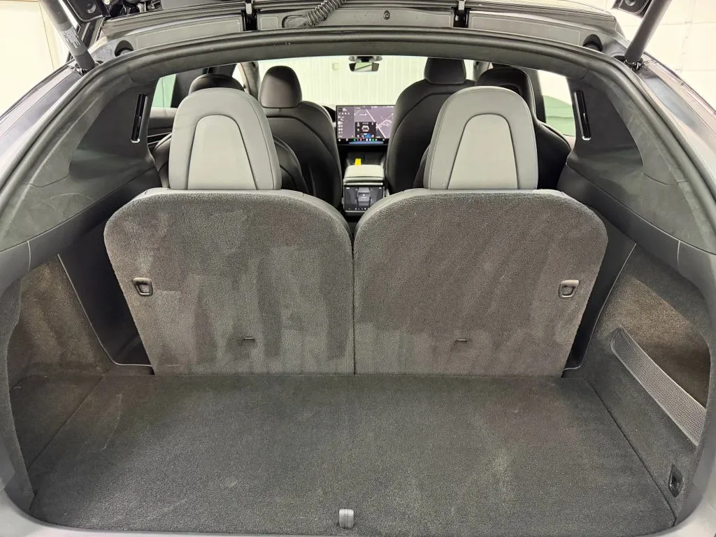 2024 Tesla Model X Plaid photo 11