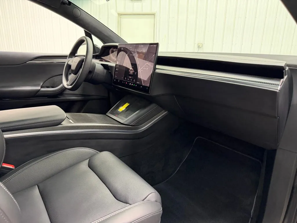 2024 Tesla Model X Plaid photo 10
