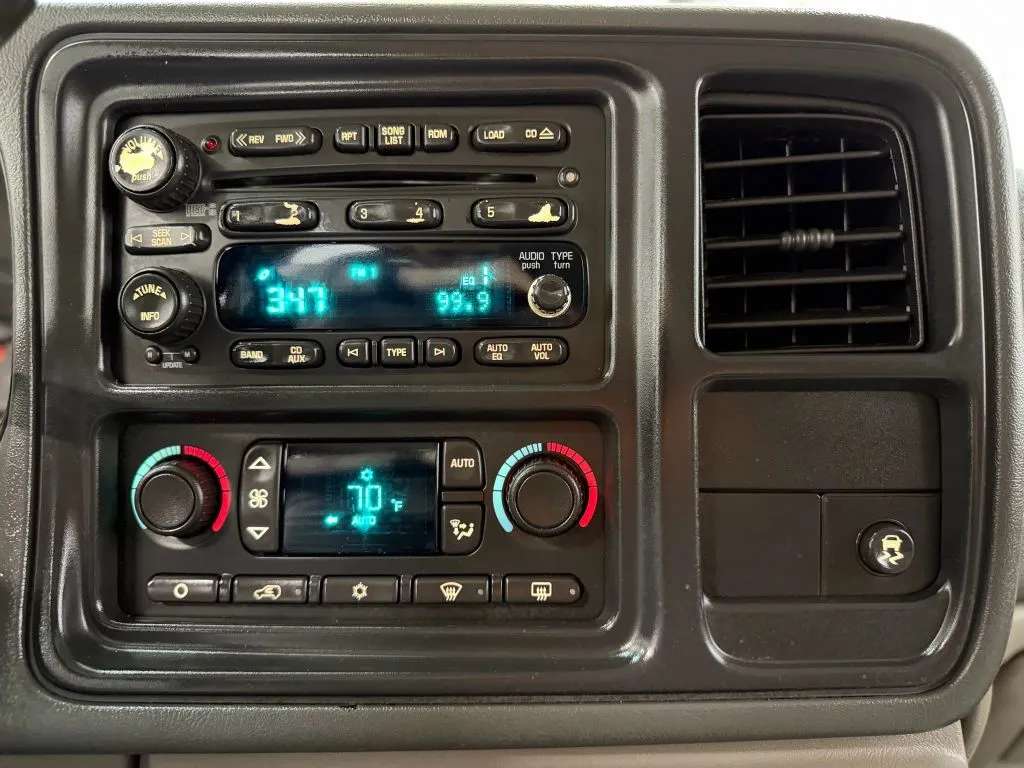 2005 Gmc Yukon XL 1500 SLT photo 8