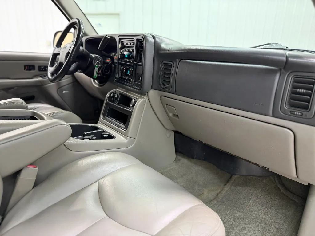 2005 Gmc Yukon XL 1500 SLT photo 14