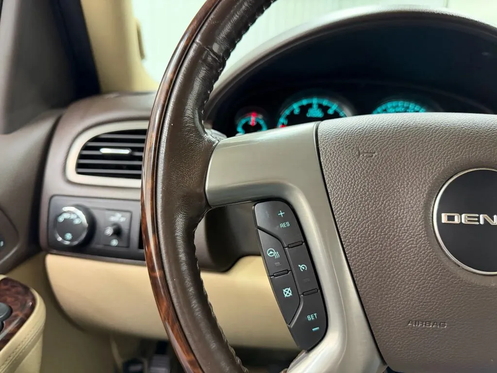 2014 Gmc Yukon Denali photo 30