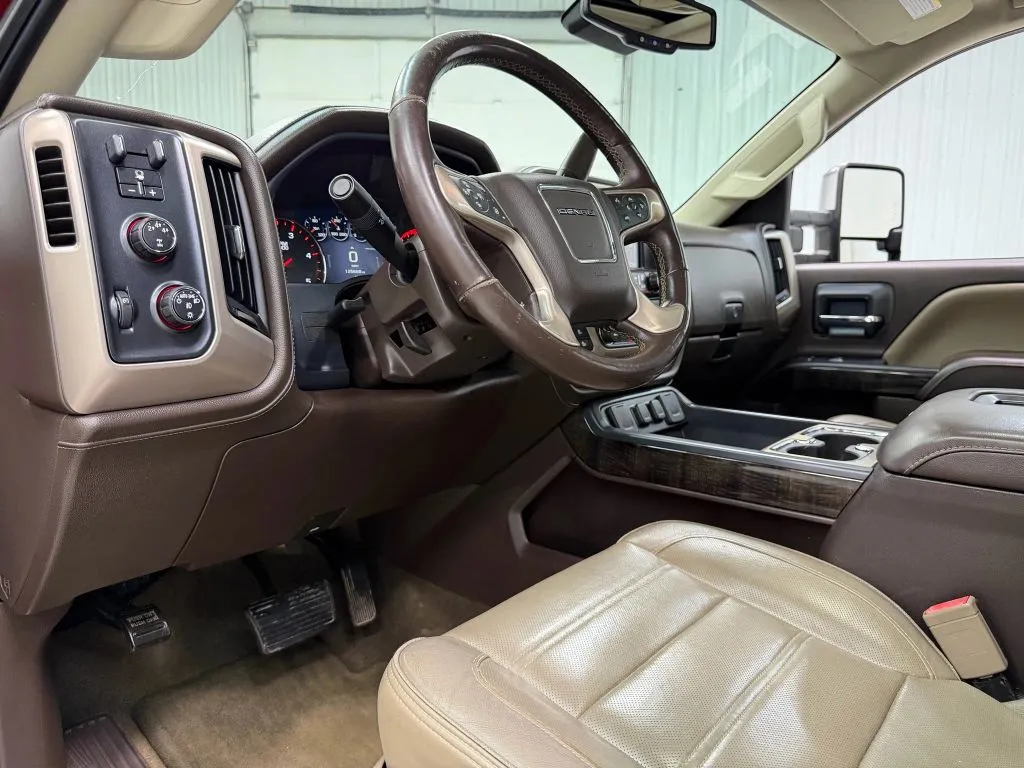 2016 Gmc Sierra 2500 HD Denali photo 24