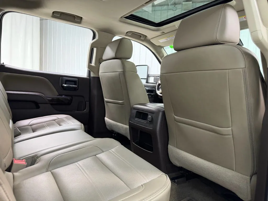 2016 Gmc Sierra 2500 HD Denali photo 16